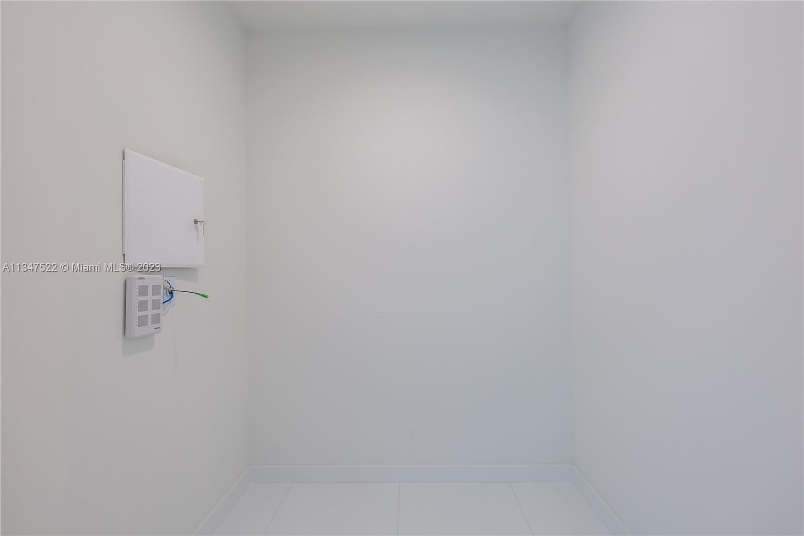 MIAMI WORLDCENTER - Residential Lease