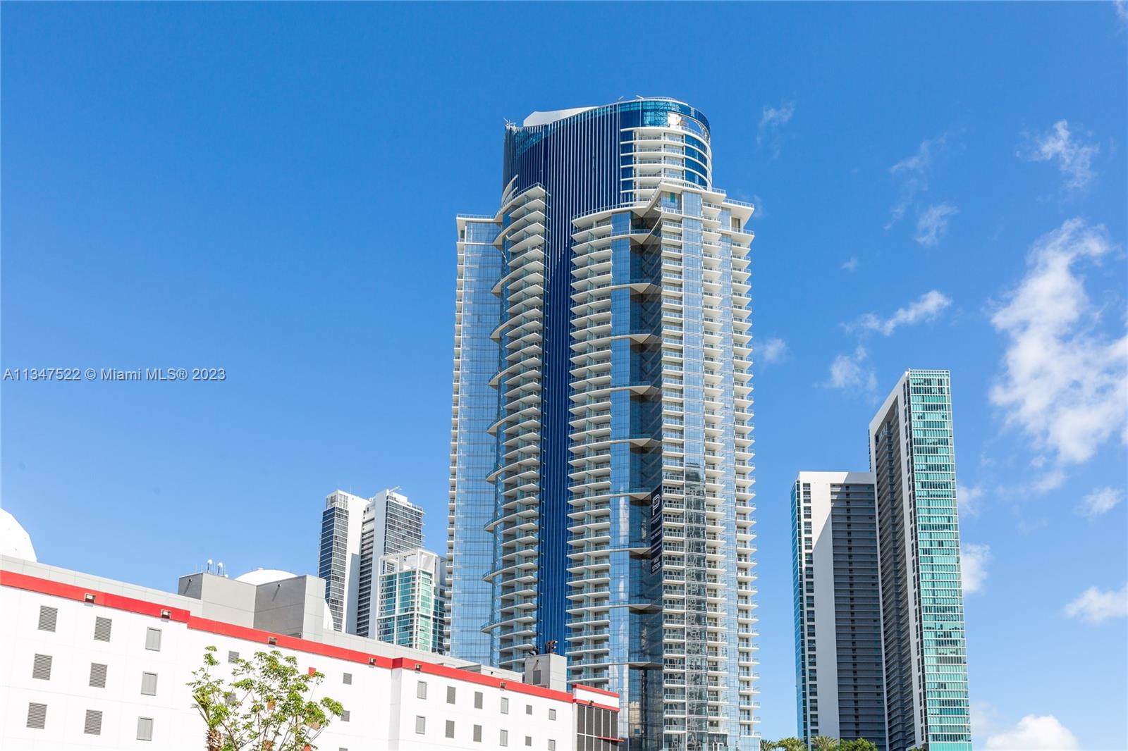 MIAMI WORLDCENTER - Residential Lease