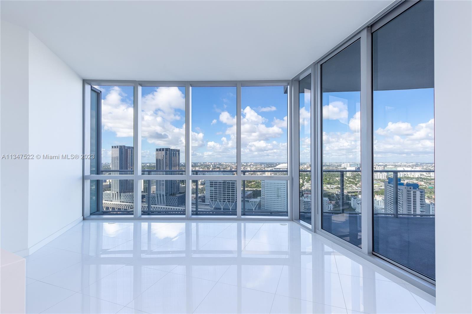 MIAMI WORLDCENTER - Residential Lease