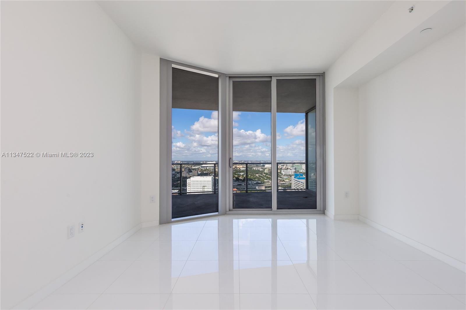 MIAMI WORLDCENTER - Residential Lease