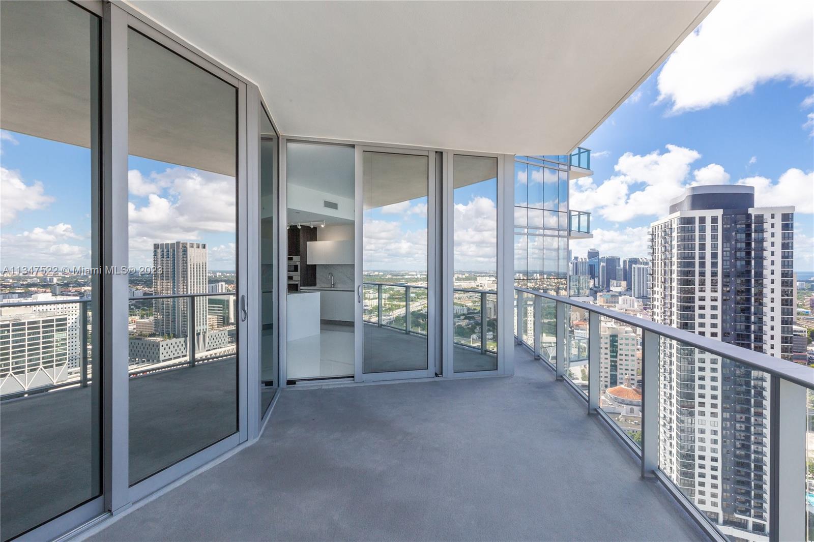 MIAMI WORLDCENTER - Residential Lease