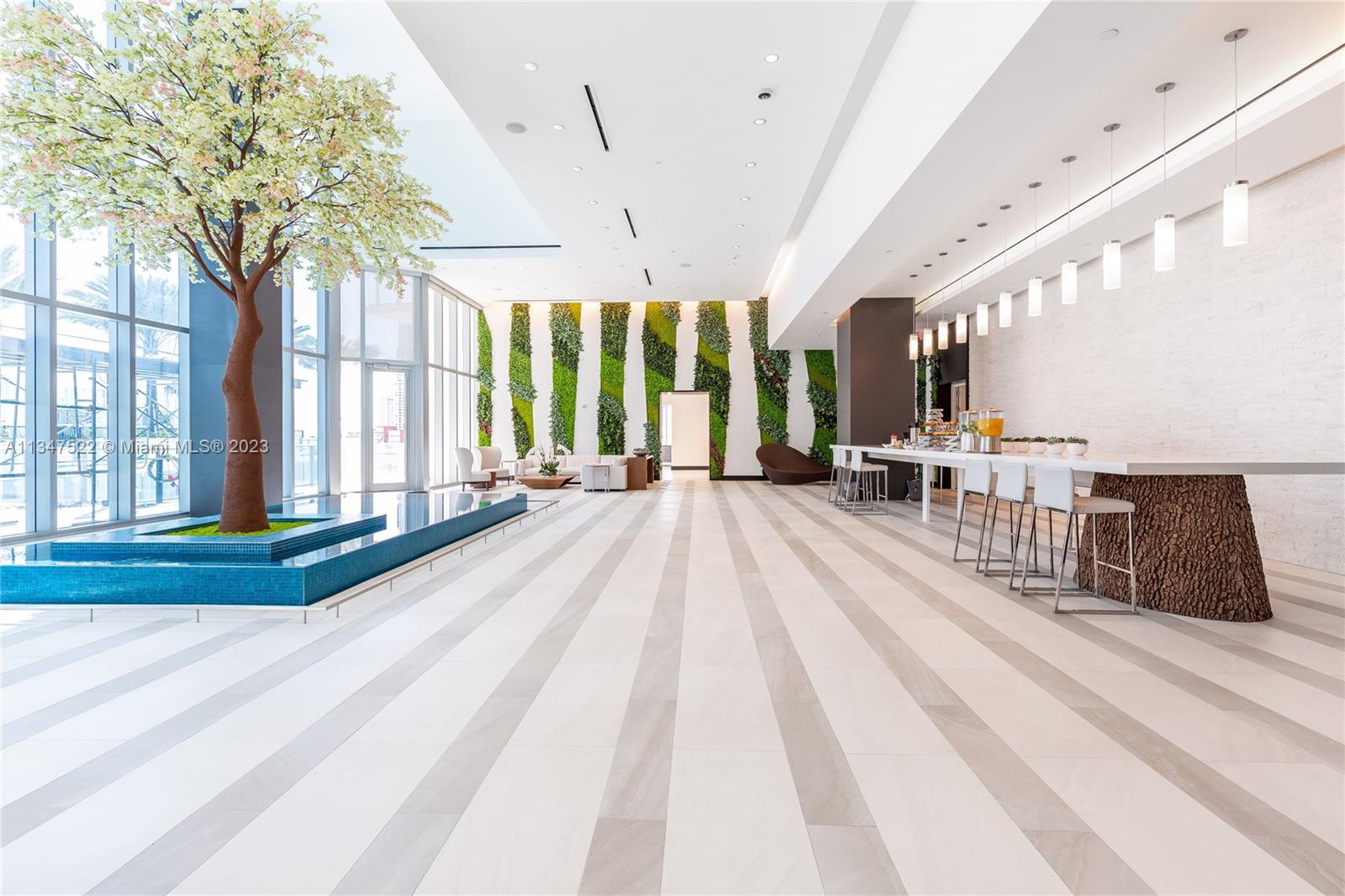 MIAMI WORLDCENTER - Residential Lease
