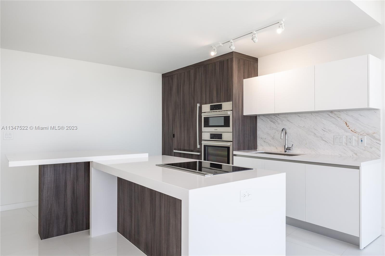 MIAMI WORLDCENTER - Residential Lease