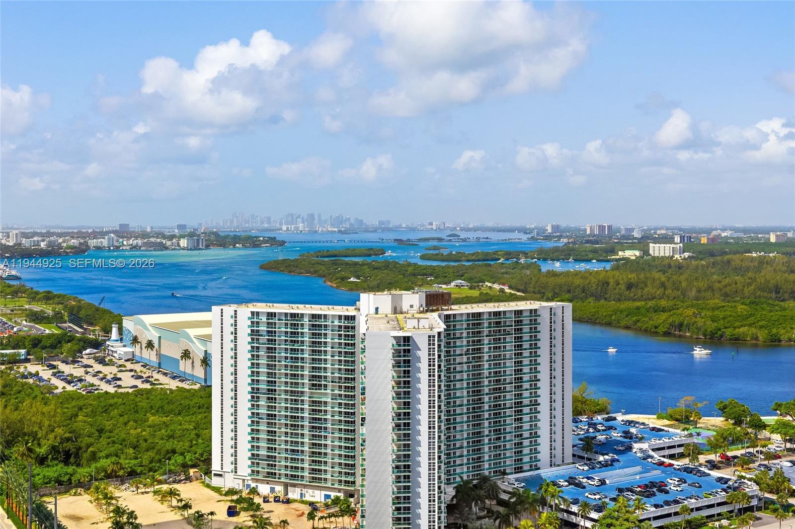 TDR TOWER I CONDO - Residential