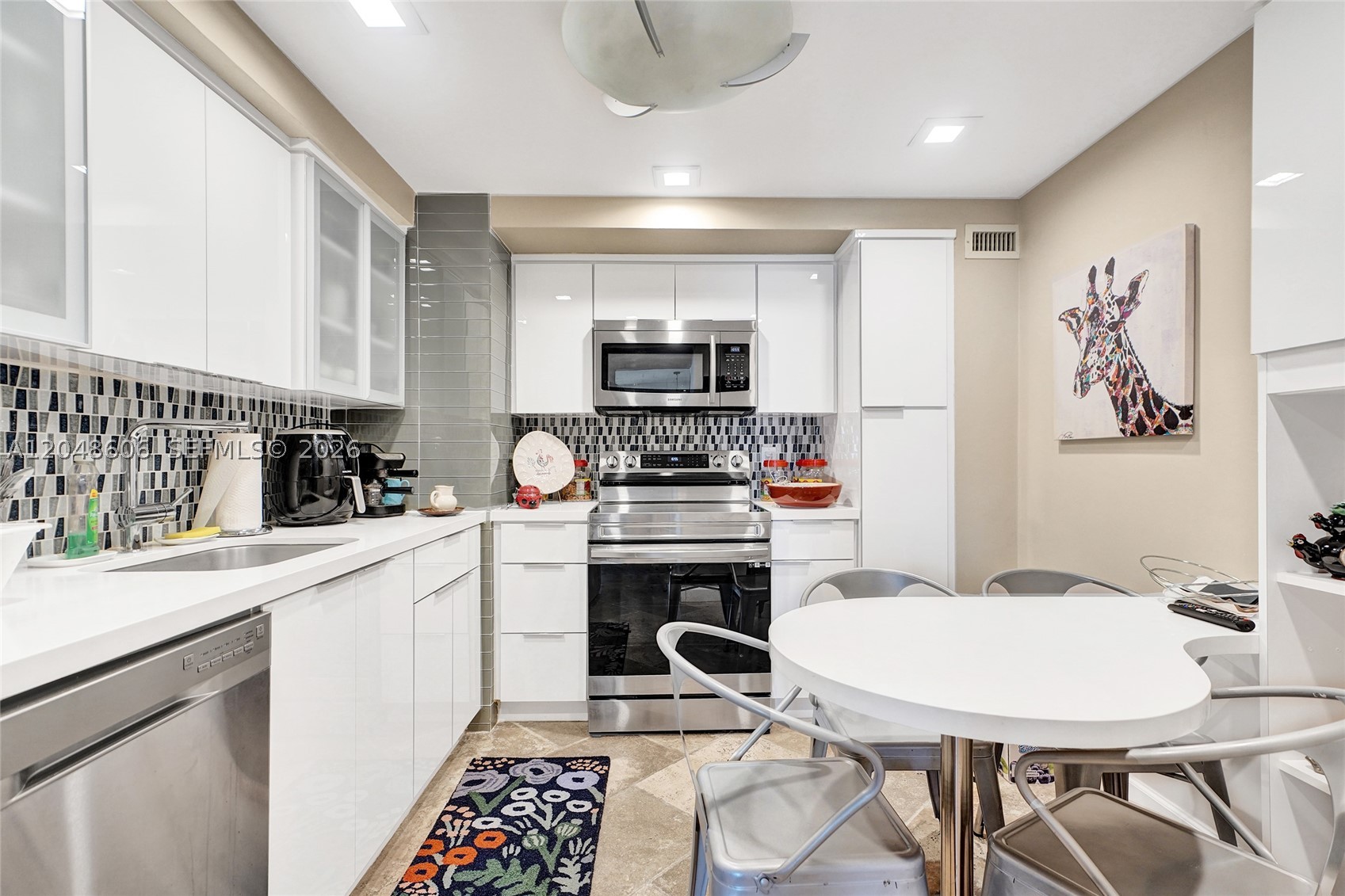 9225 Collins Ave 1402