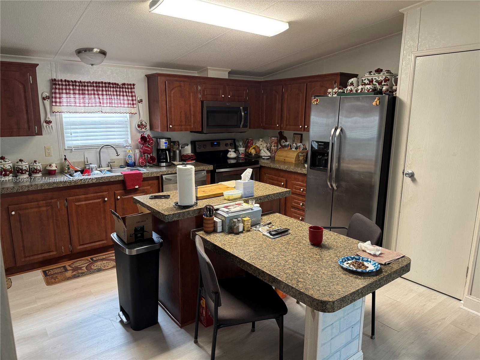 3041 W Marina Dr