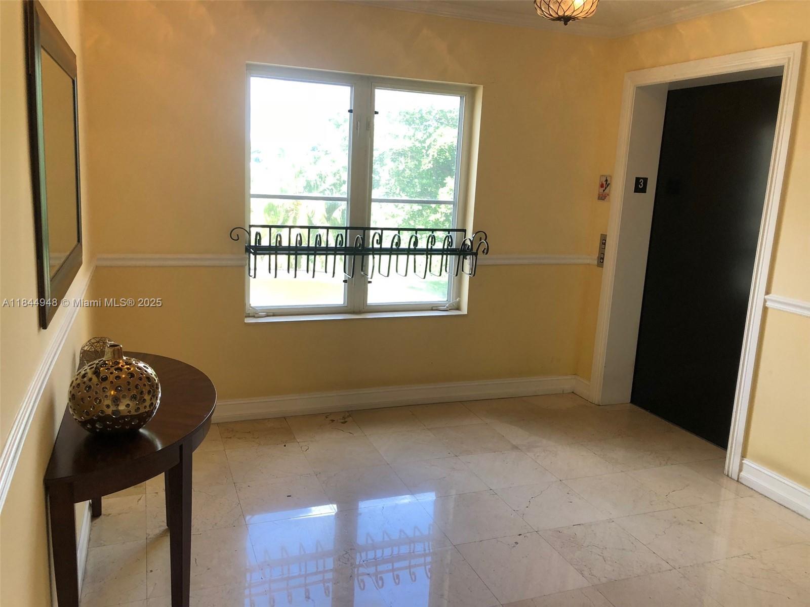 Mediterranean style boutique in this very quiet building, in the heart of Coral Gables, very luminous and large; 2 bedrooms 2 Bath. Close to Miracle Mile, surrounded of many schools, public and private as well. 2 parking spots and storage.
