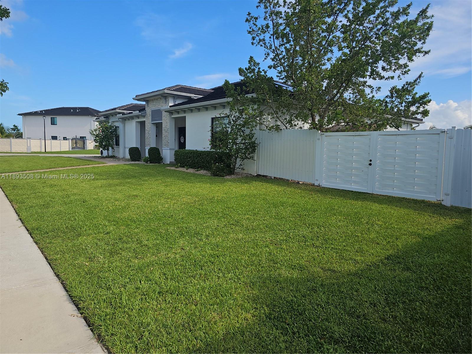 VILHEN DRIVE ESTATES - Residential