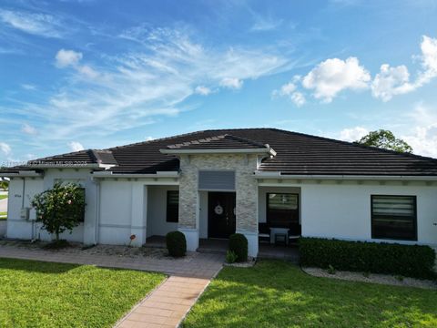 Photo of 18964 SW 135th Ave, Miami, FL 33177 (MLS # A11893508)