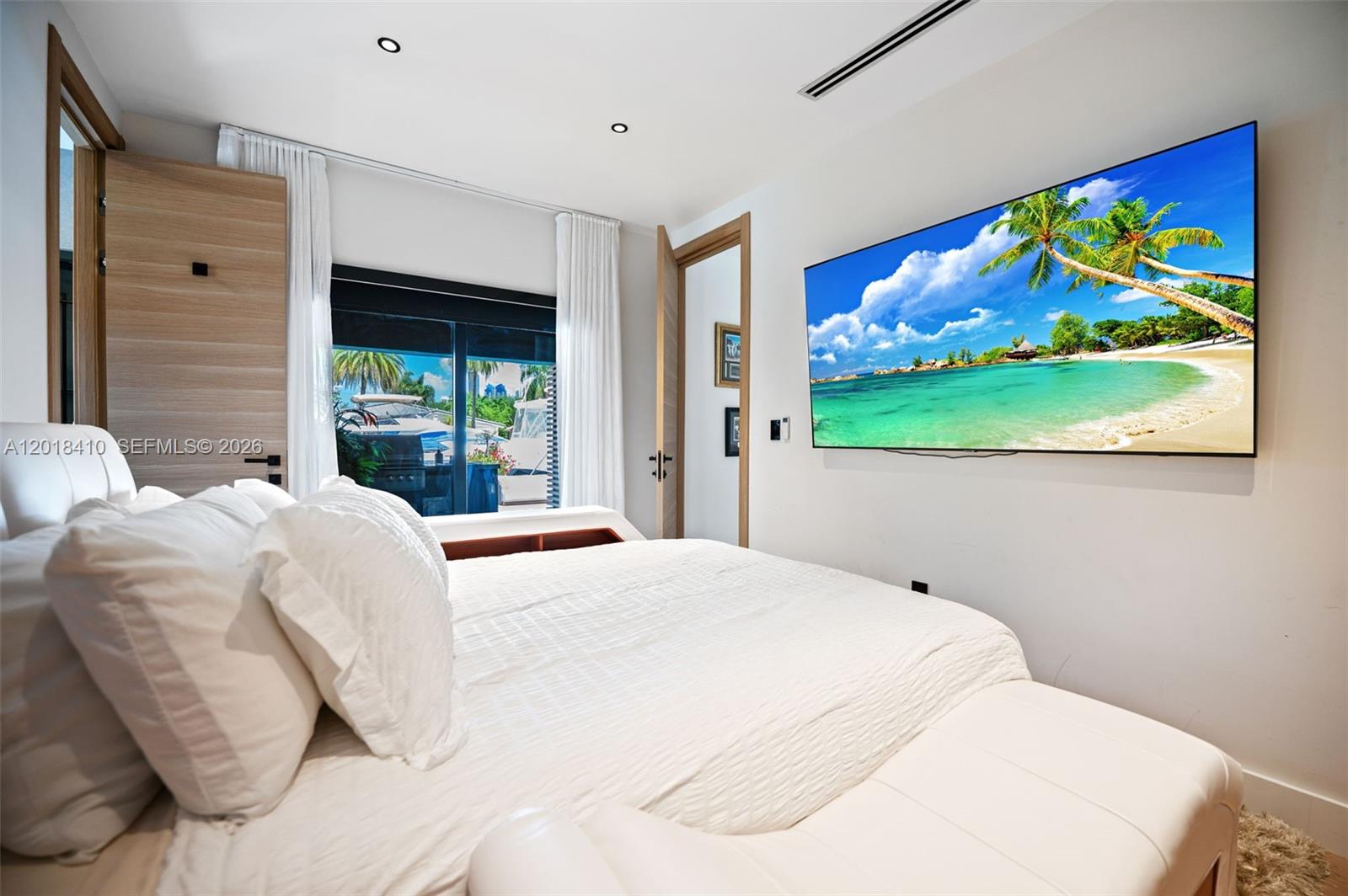 EASTERN SHORES - Residential