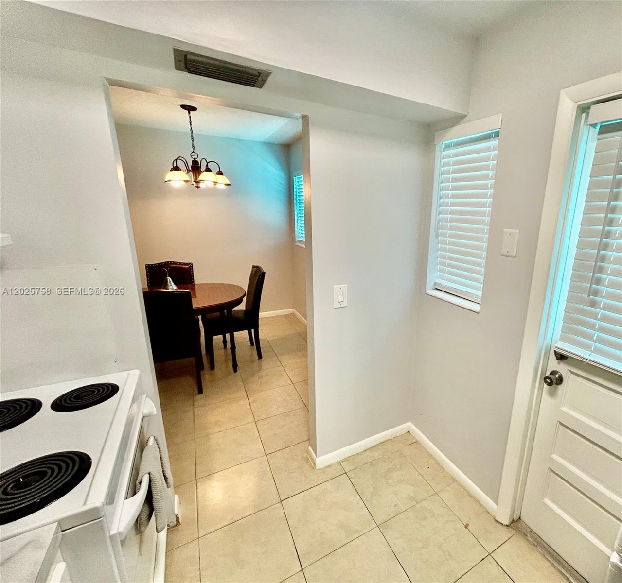 View photos, virtual tours, details... 2213 NE 1st Ct 203