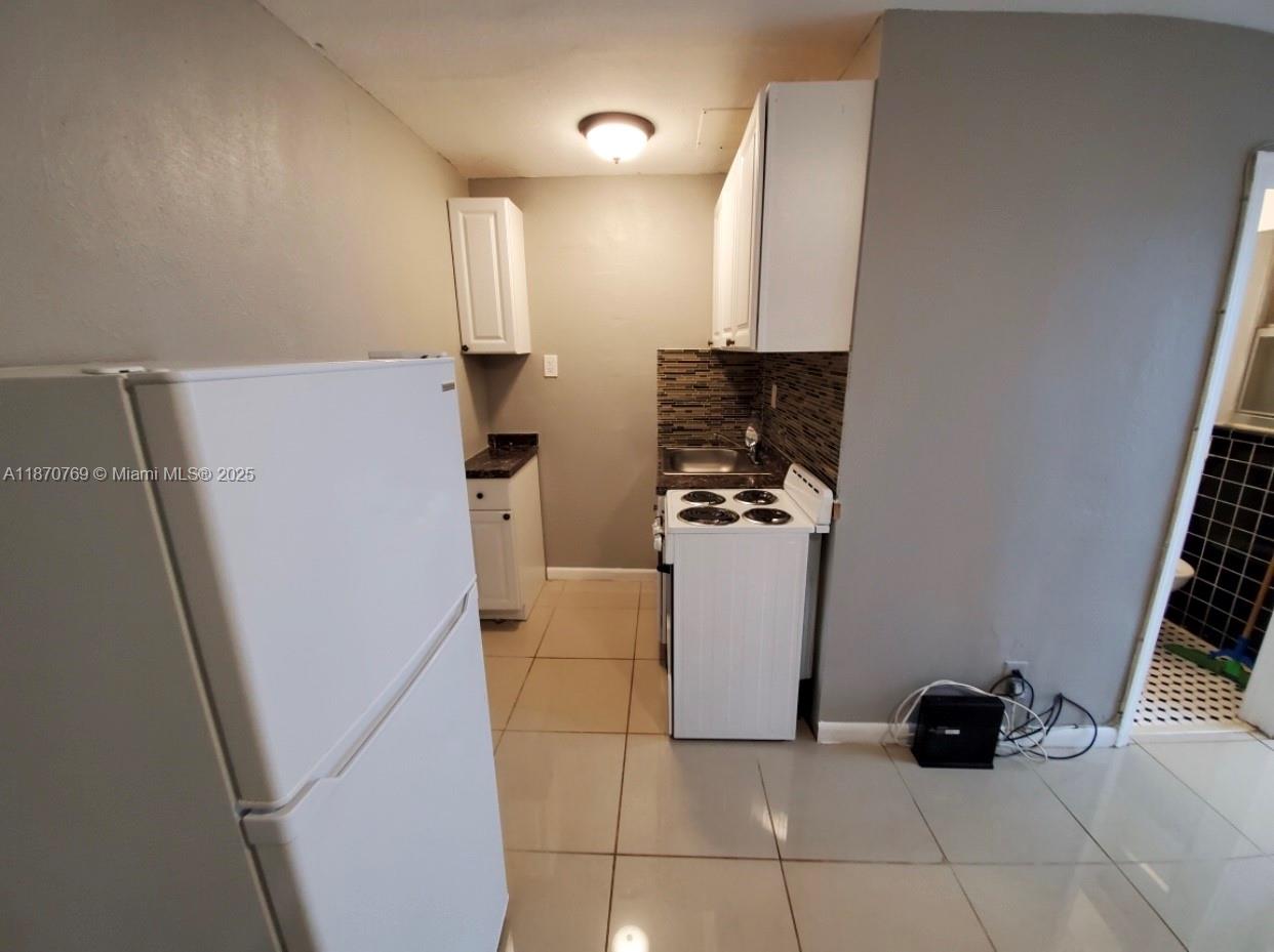 HOLLYWOOD - Residential Income