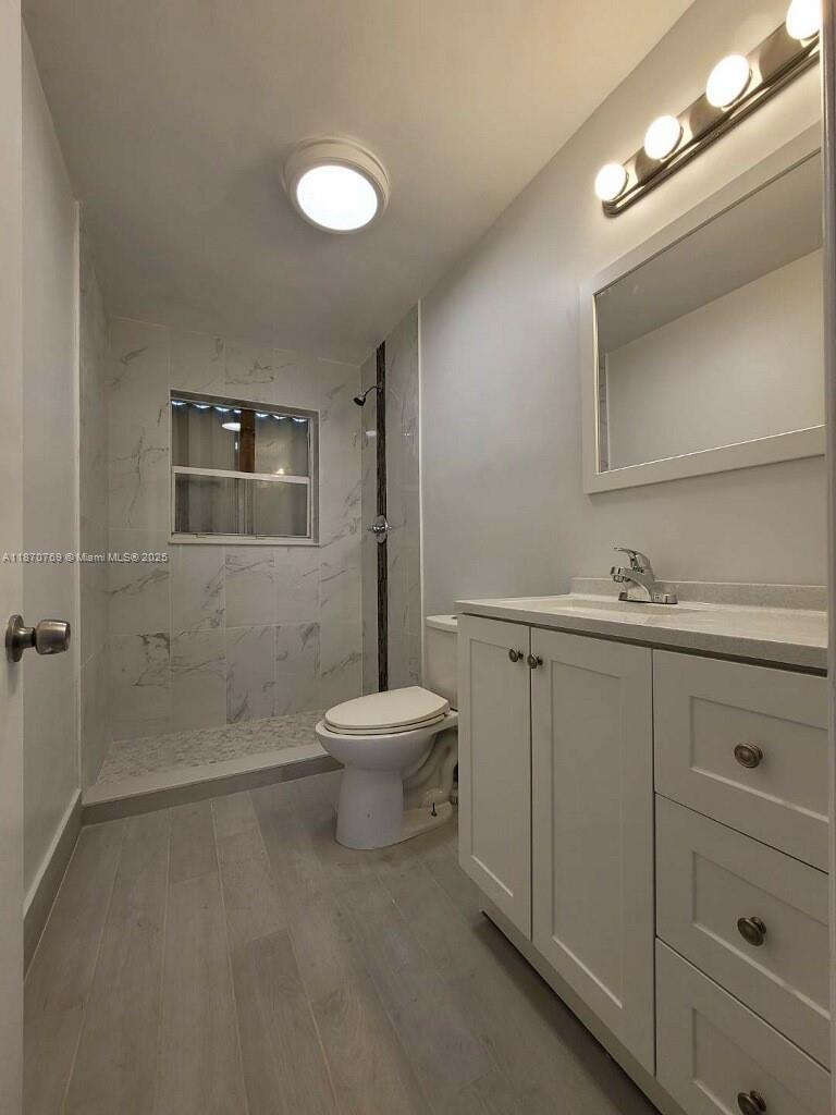 HOLLYWOOD - Residential Income