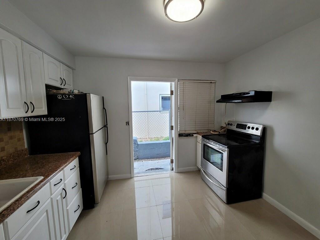 HOLLYWOOD - Residential Income