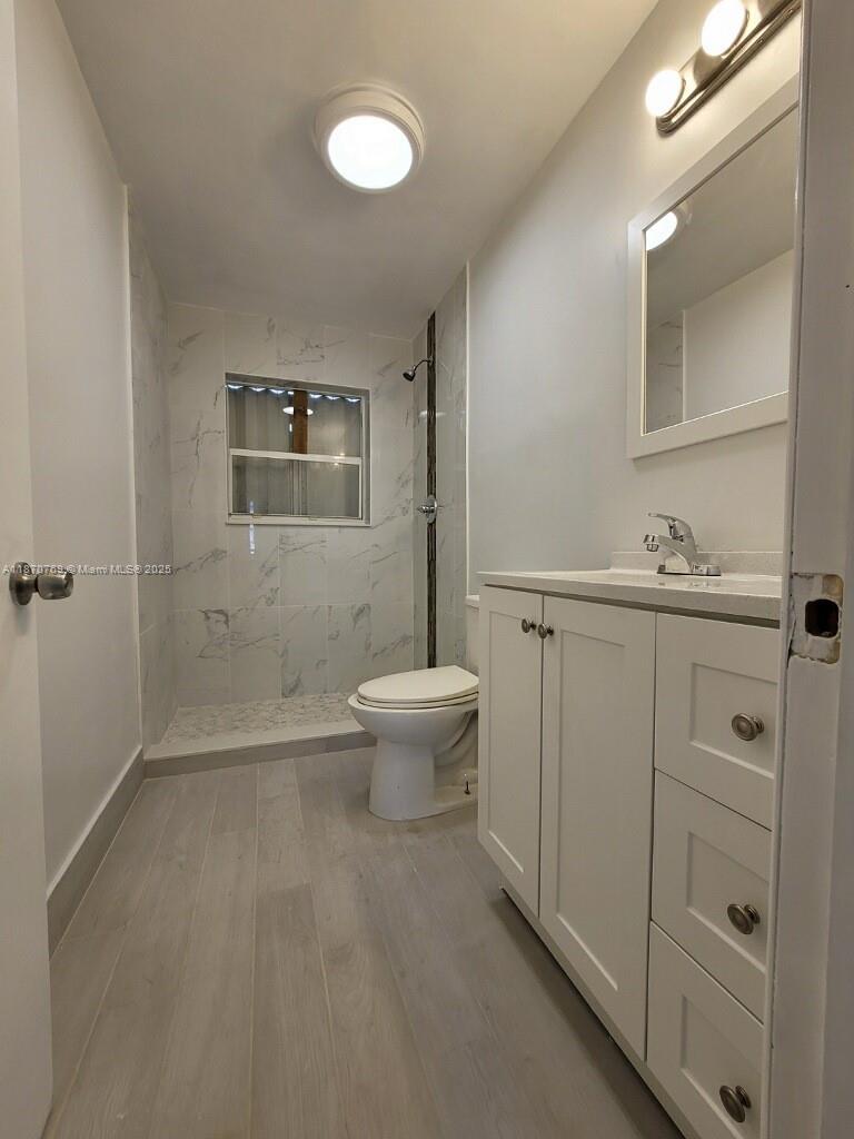 HOLLYWOOD - Residential Income