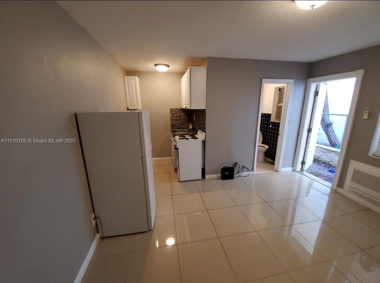 HOLLYWOOD - Residential Income