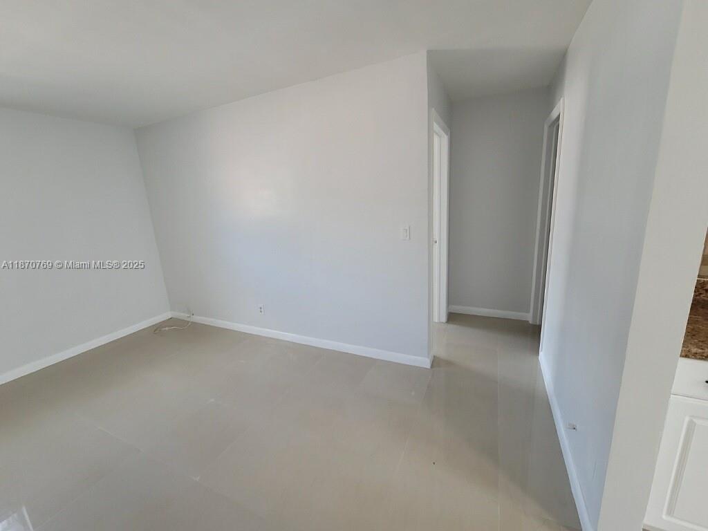 HOLLYWOOD - Residential Income