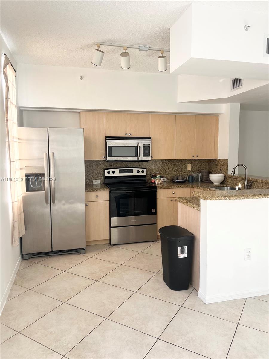 AVENTI AT AVENTURA CONDO - Residential Lease