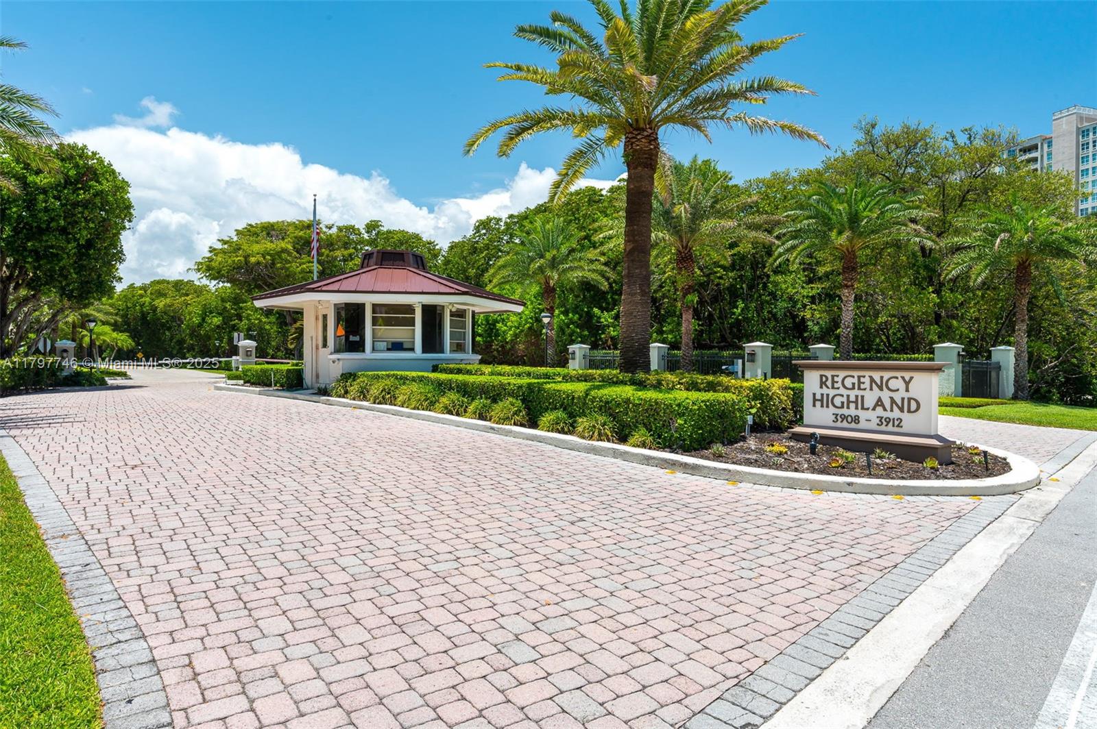 REGENCY HIGHLAND - Residential Lease