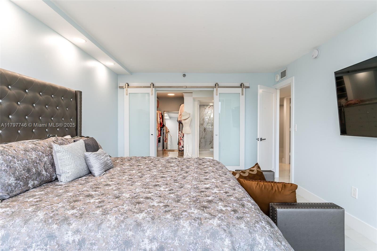 REGENCY HIGHLAND - Residential Lease