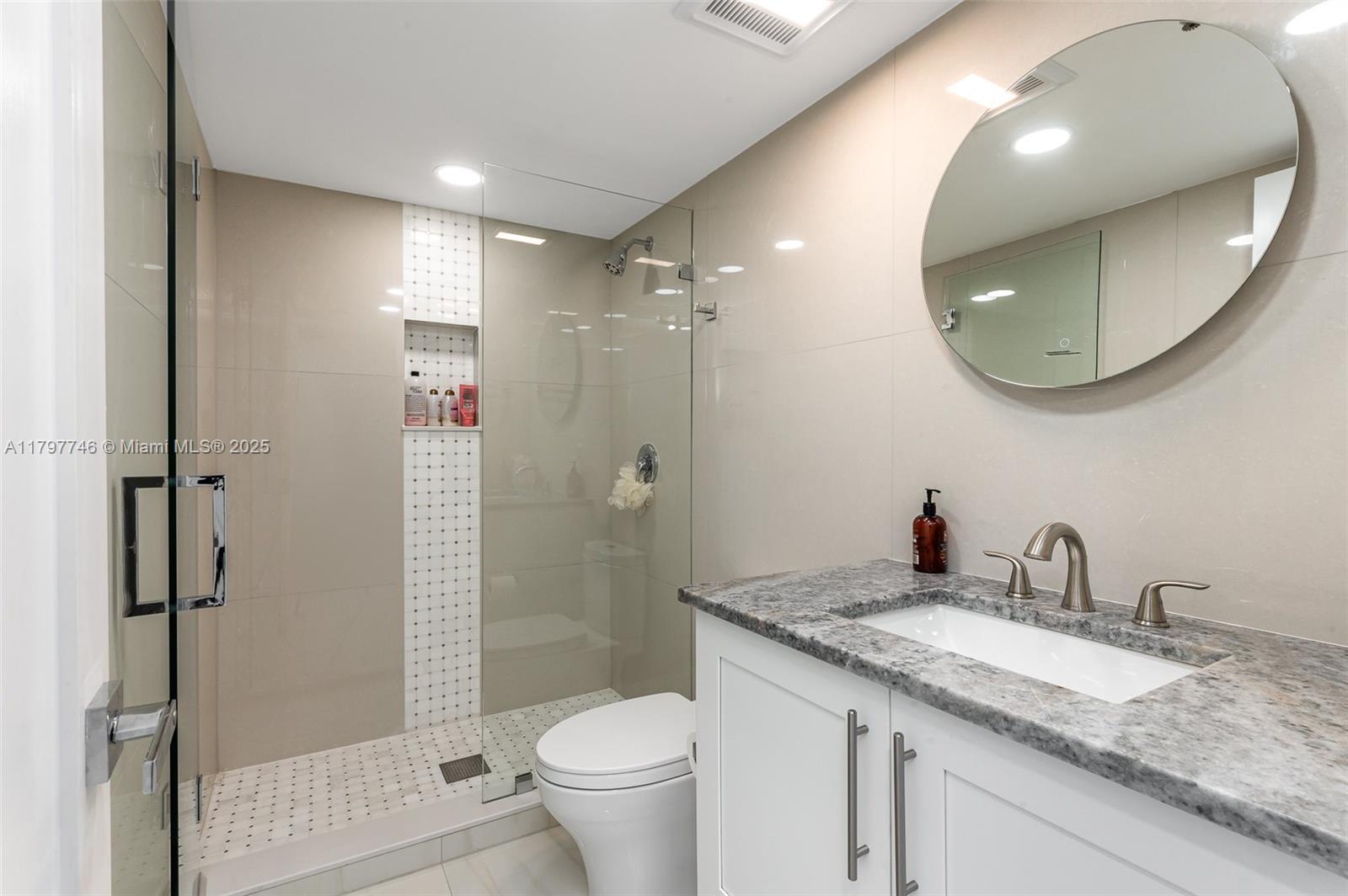 REGENCY HIGHLAND - Residential Lease