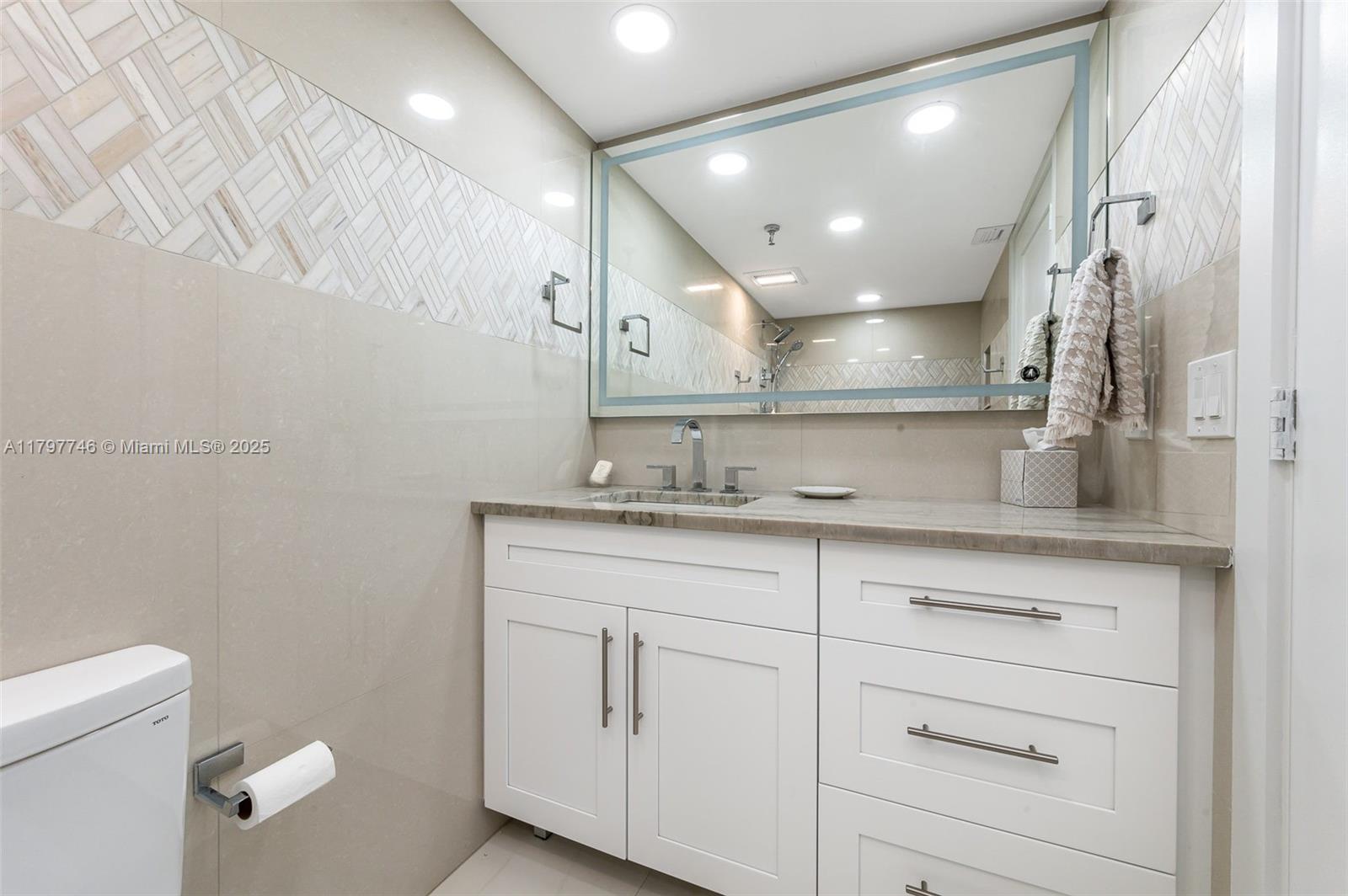REGENCY HIGHLAND - Residential Lease