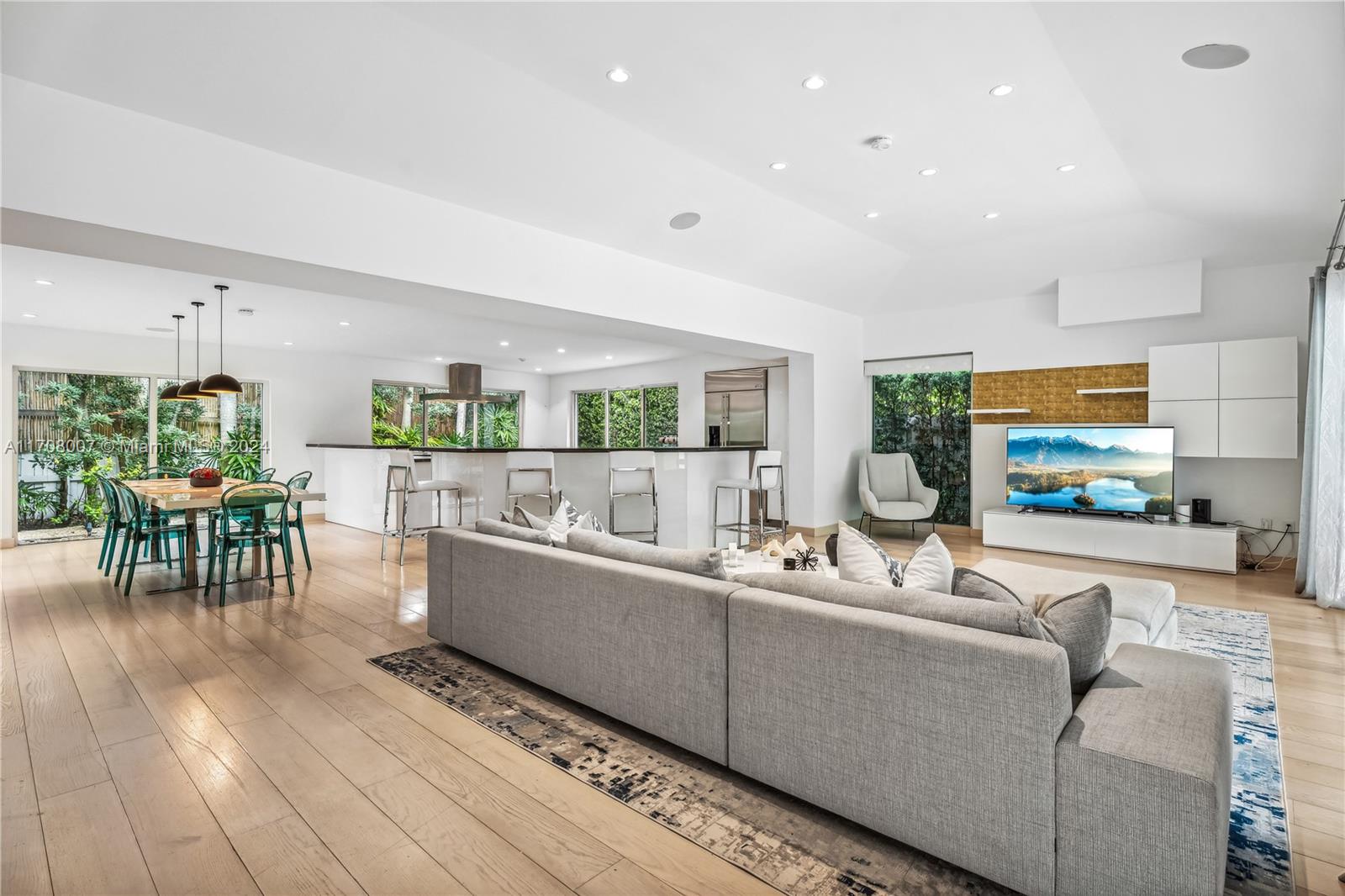 NAUTILUS SUB - Residential Lease