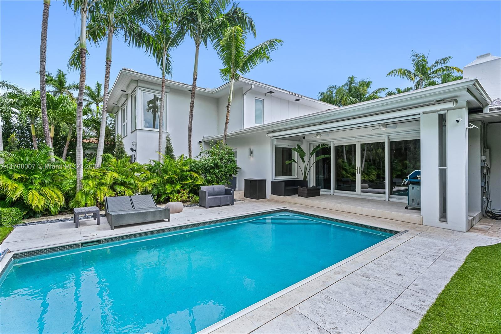 NAUTILUS SUB - Residential Lease