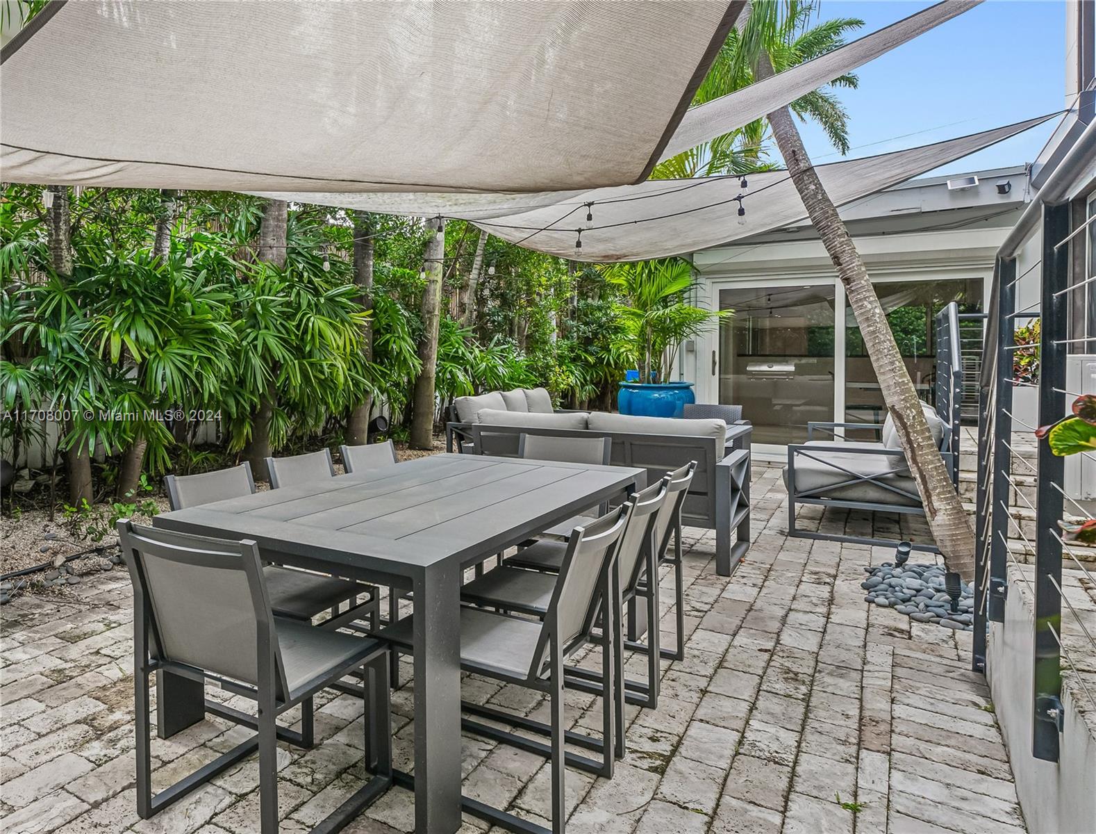NAUTILUS SUB - Residential Lease