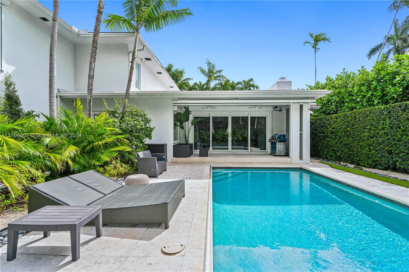 NAUTILUS SUB - Residential Lease