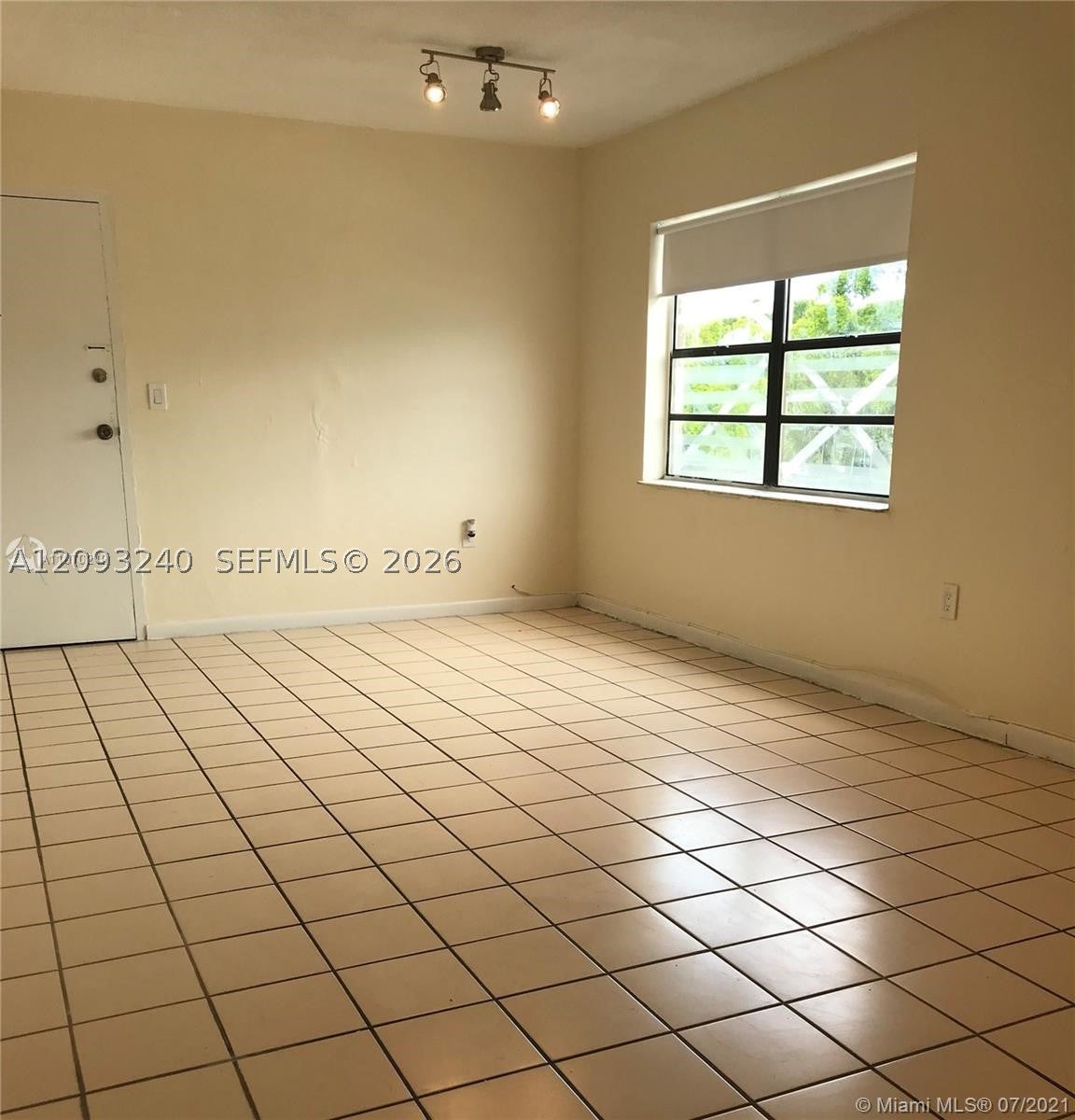 1325 W 68th St 221