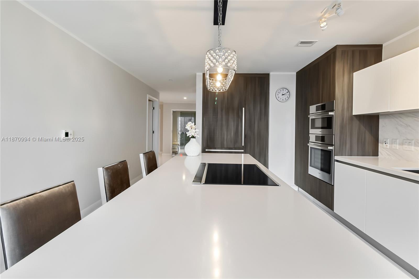 PARAMOUNT MIAMI WORLDCENT - Residential Lease