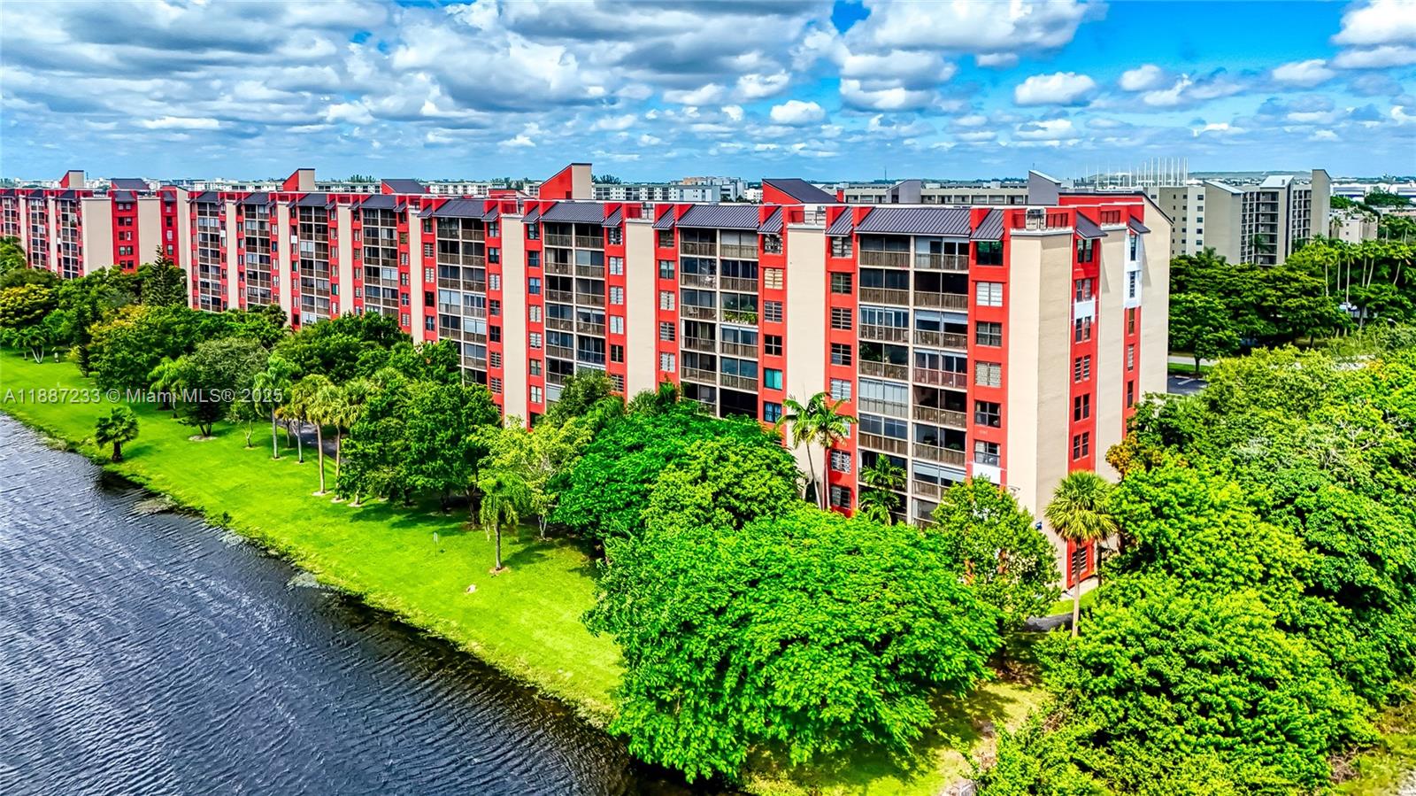 CYPRESS BEND CONDOMINIUM - Residential