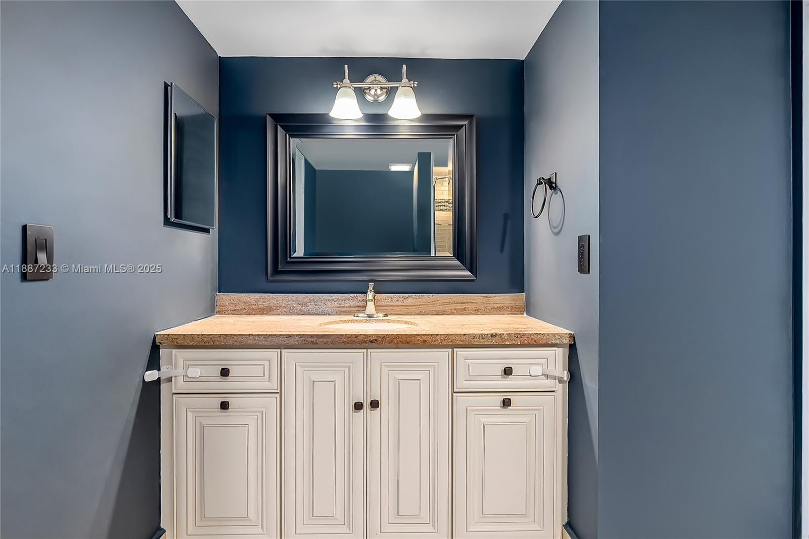 CYPRESS BEND CONDOMINIUM - Residential