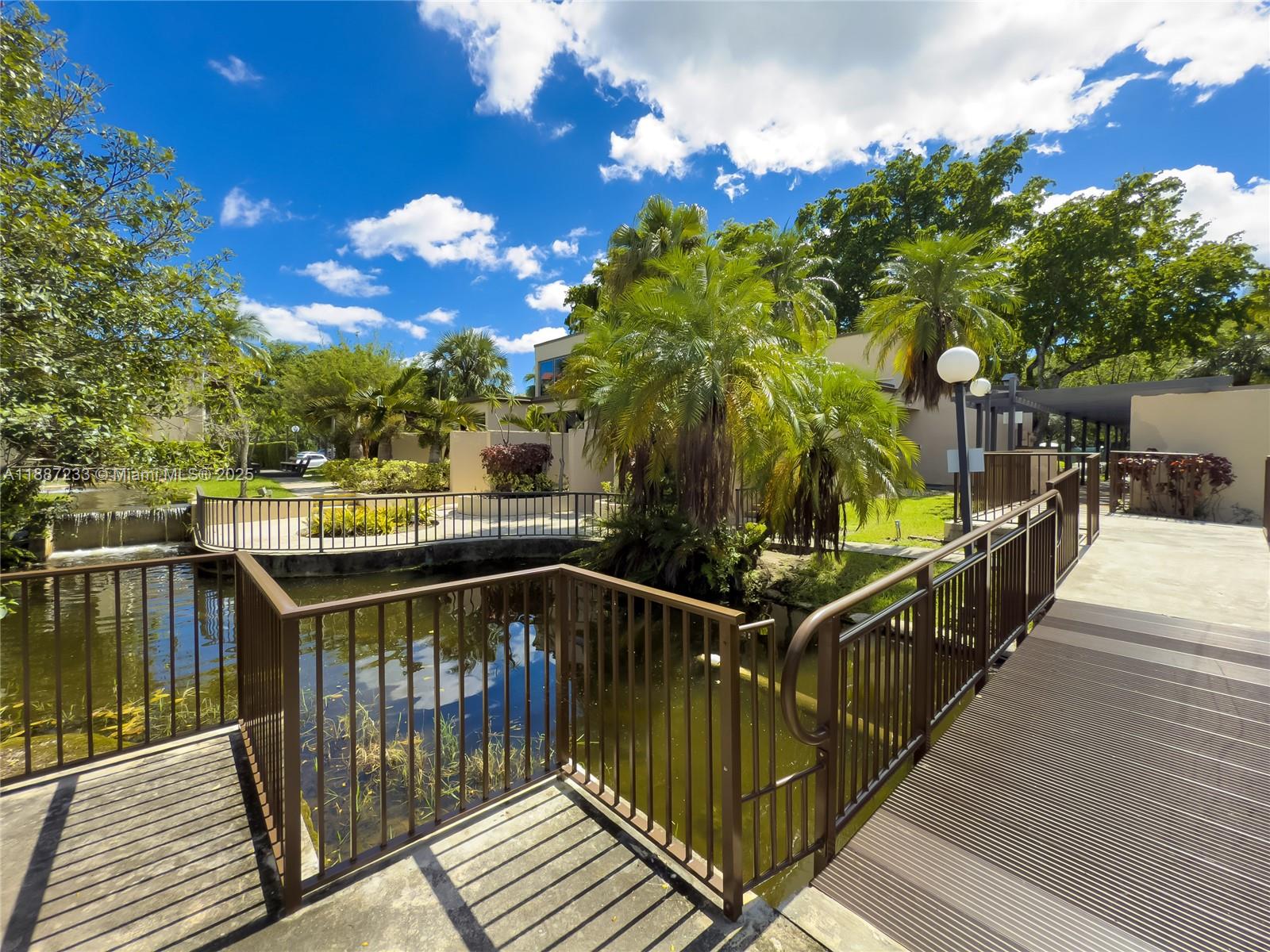 CYPRESS BEND CONDOMINIUM - Residential