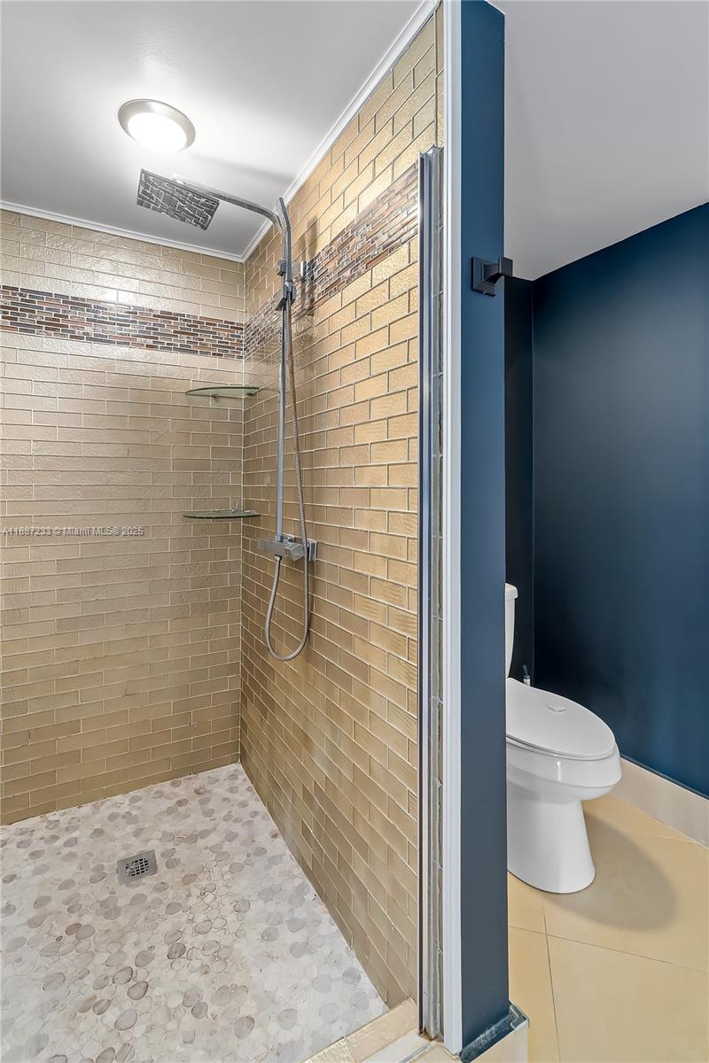 CYPRESS BEND CONDOMINIUM - Residential