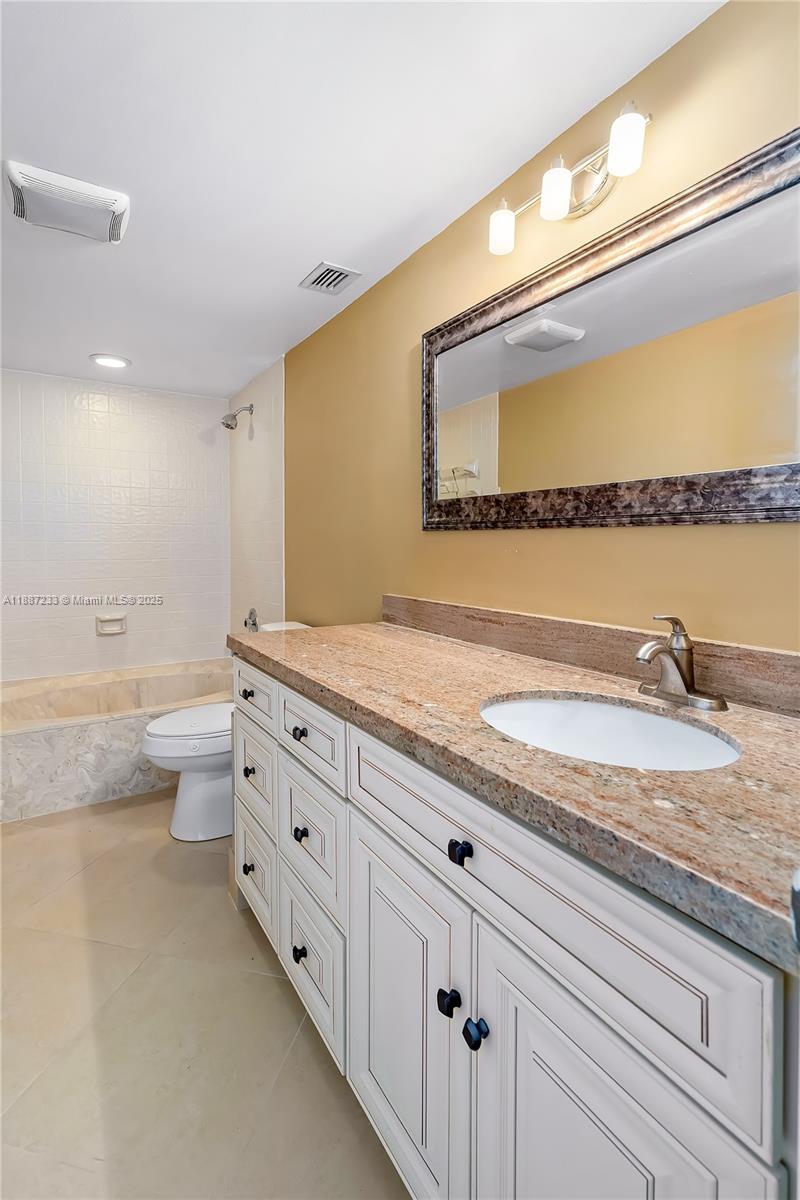 CYPRESS BEND CONDOMINIUM - Residential