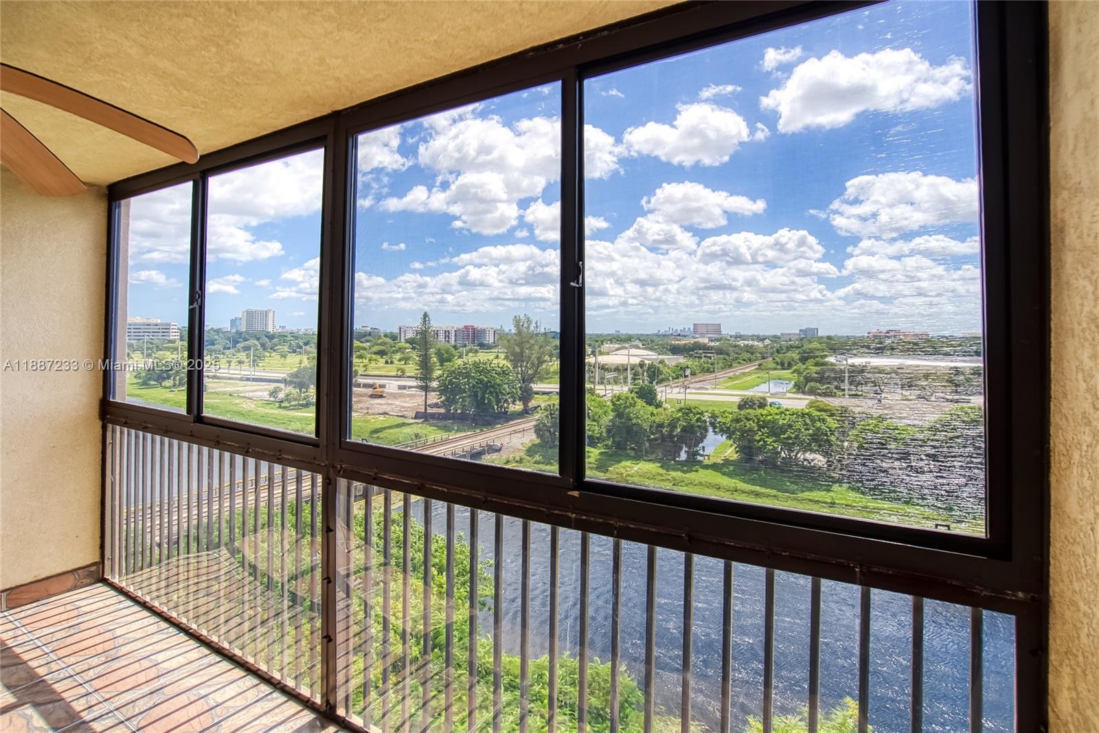 CYPRESS BEND CONDOMINIUM - Residential