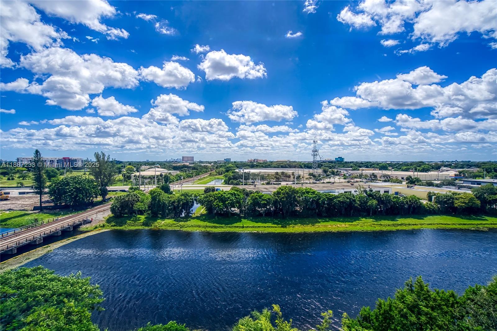CYPRESS BEND CONDOMINIUM - Residential