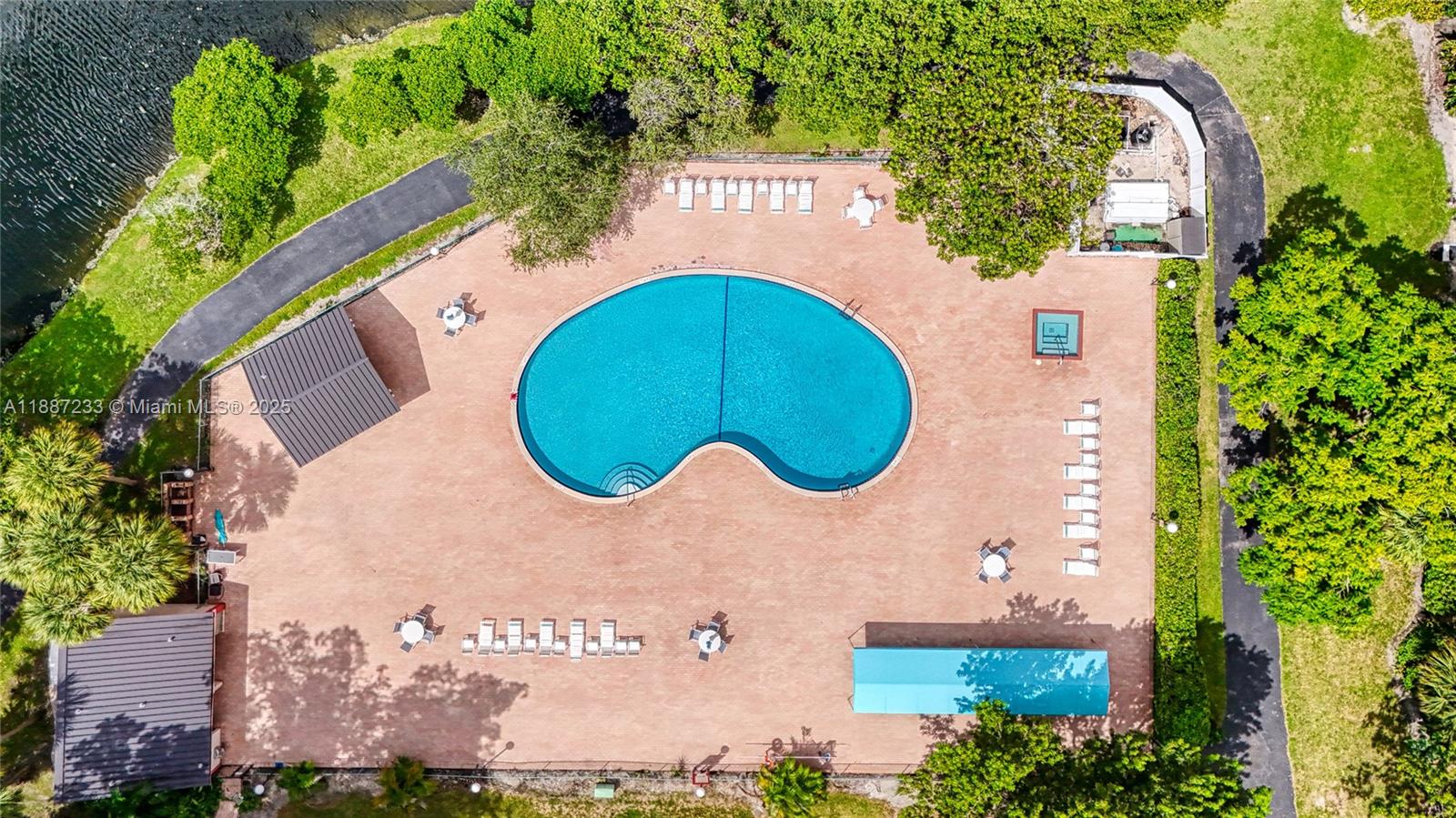 CYPRESS BEND CONDOMINIUM - Residential