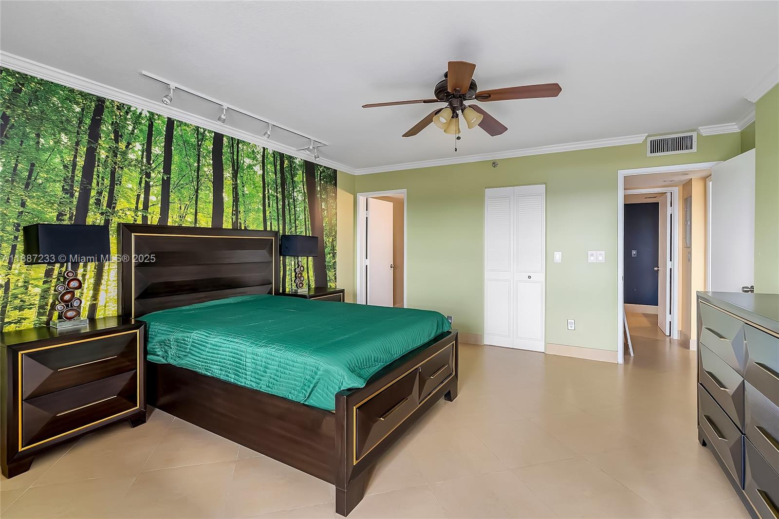 CYPRESS BEND CONDOMINIUM - Residential