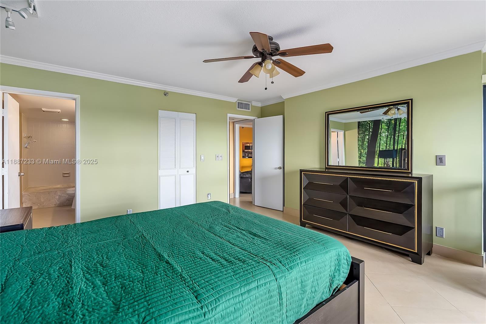 CYPRESS BEND CONDOMINIUM - Residential