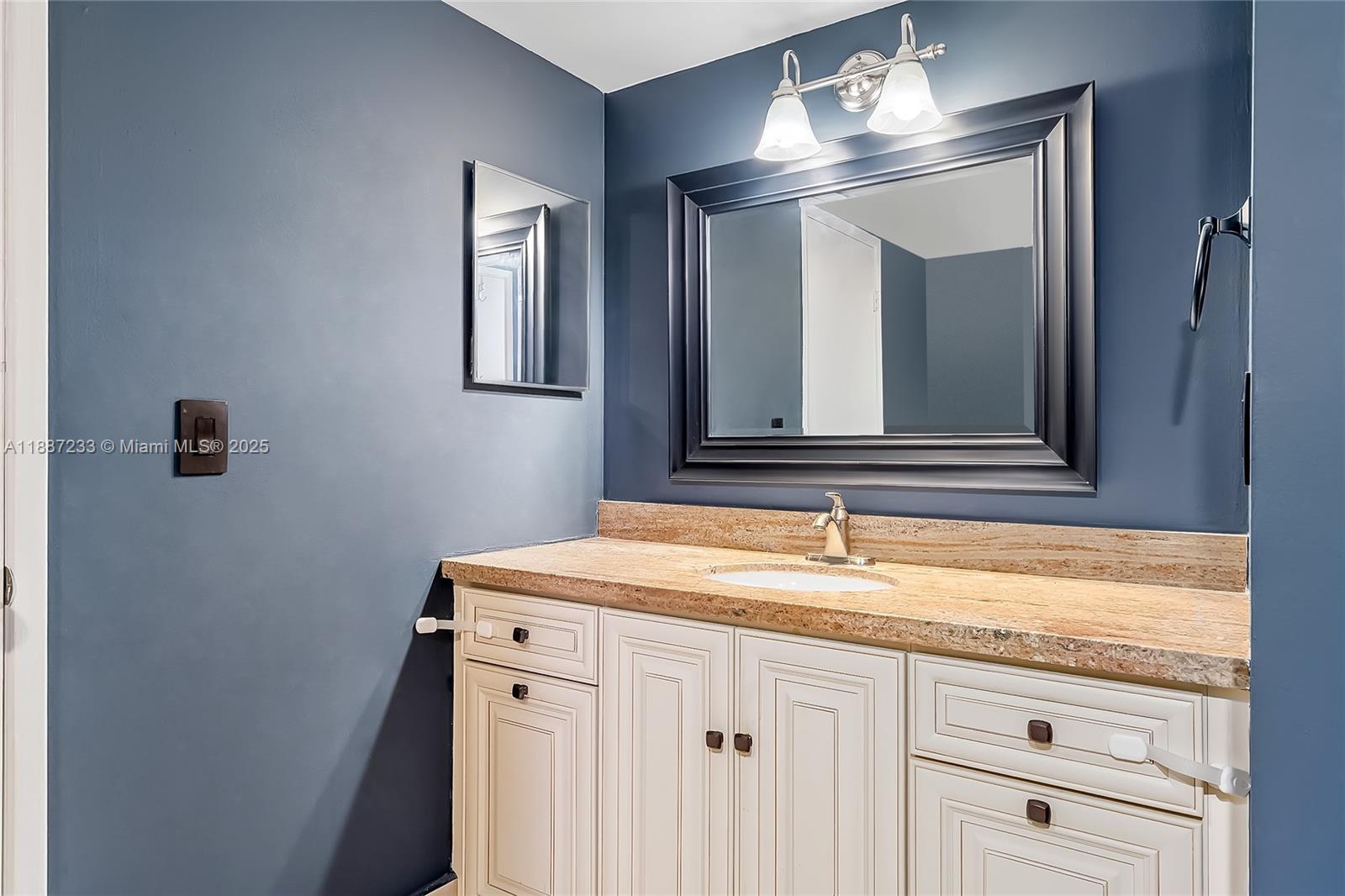 CYPRESS BEND CONDOMINIUM - Residential