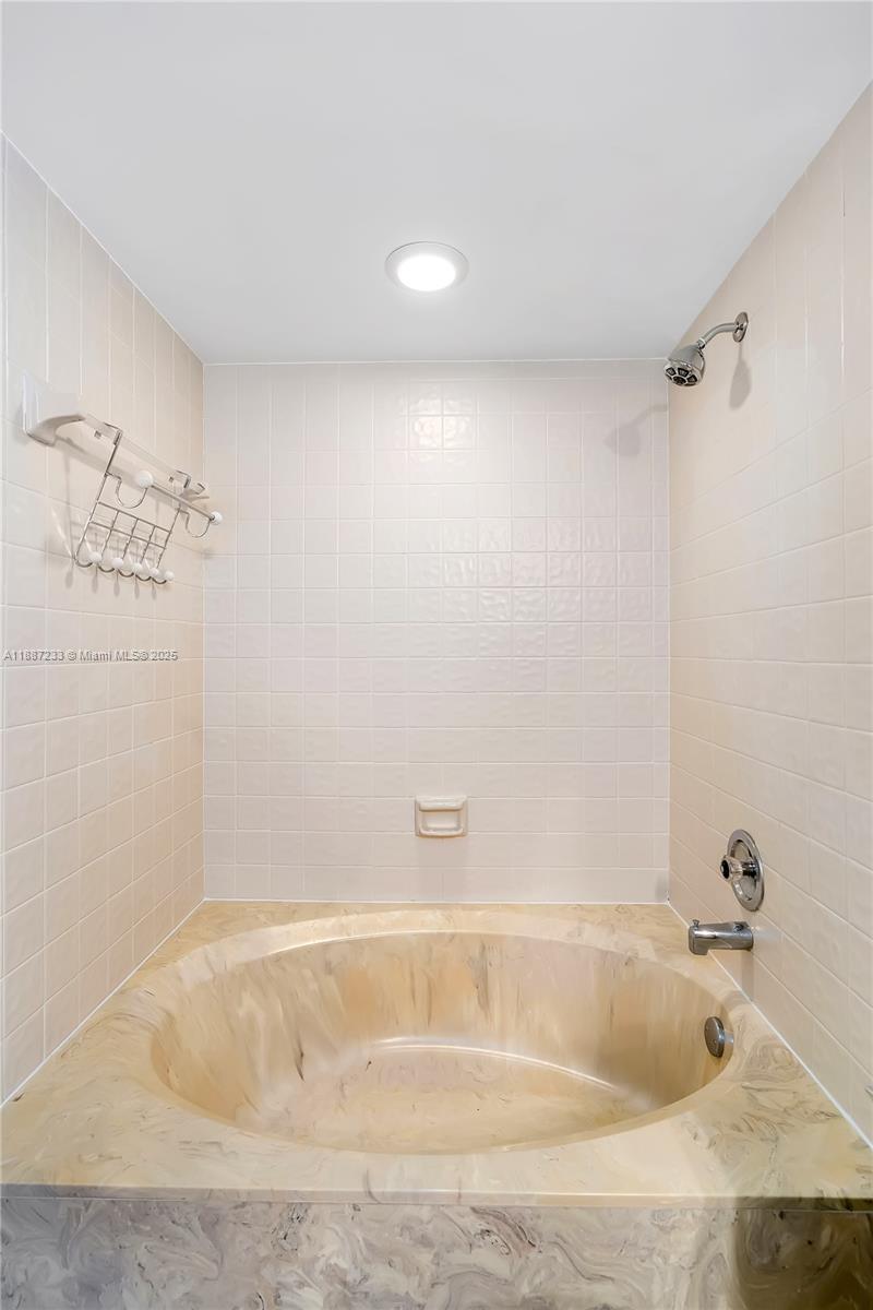 CYPRESS BEND CONDOMINIUM - Residential