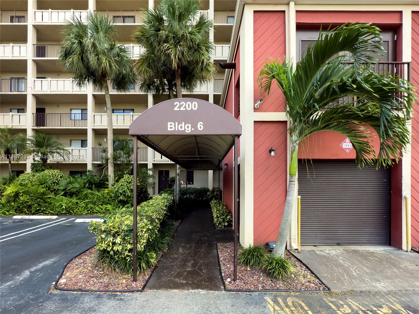 CYPRESS BEND CONDOMINIUM - Residential