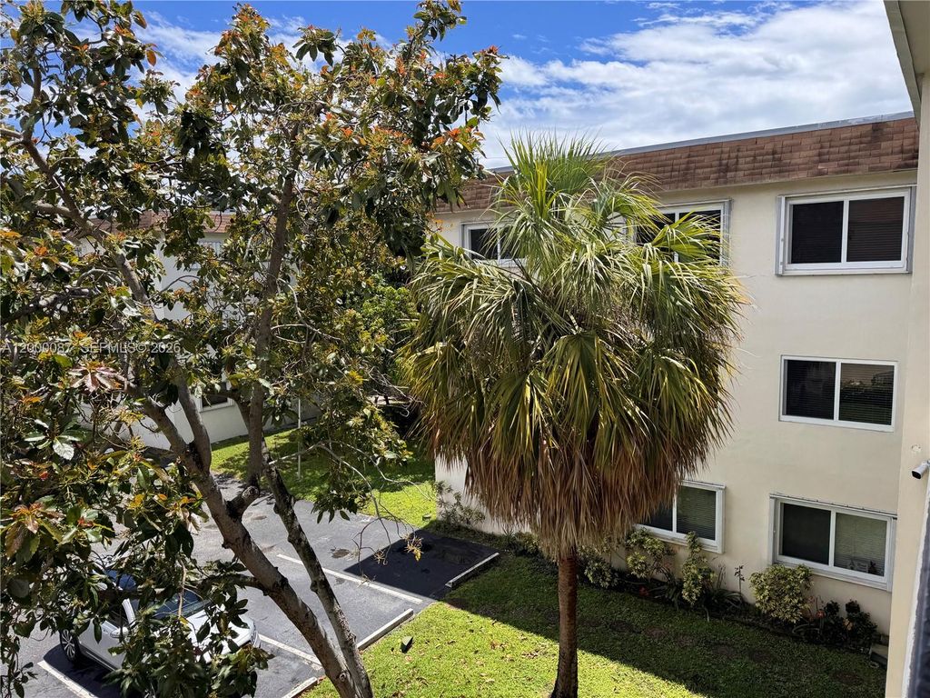 Photo of 2210 Taylor St #305, Hollywood, FL 33020 (MLS # A12000087)