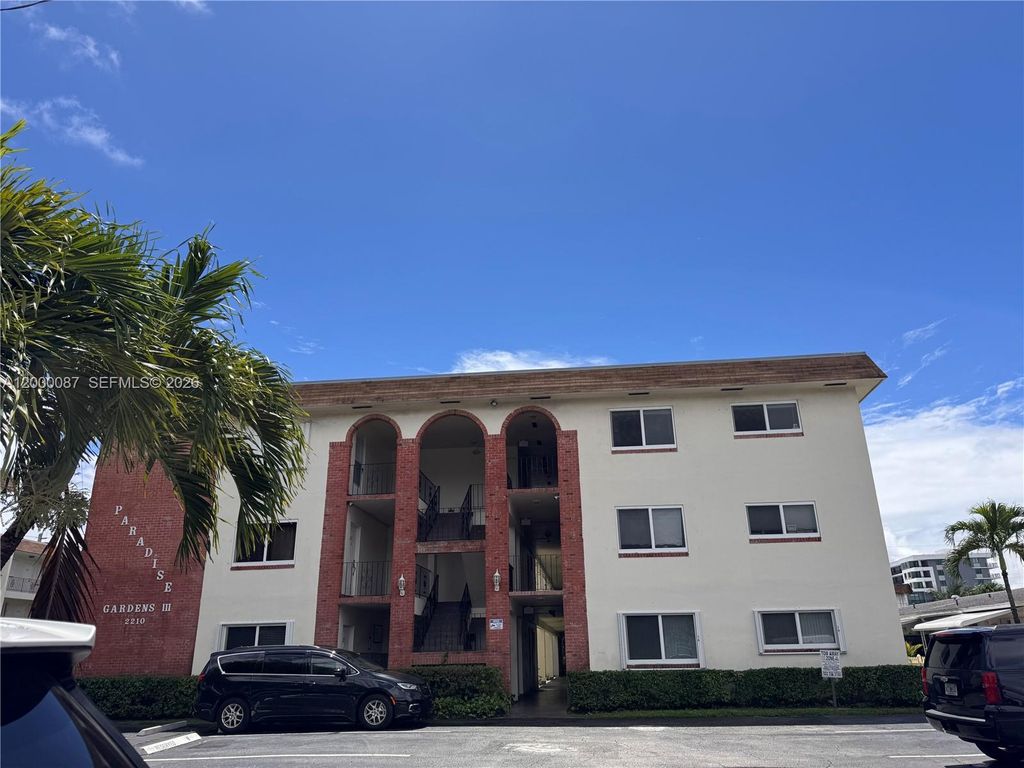 Photo of 2210 Taylor St #305, Hollywood, FL 33020 (MLS # A12000087)