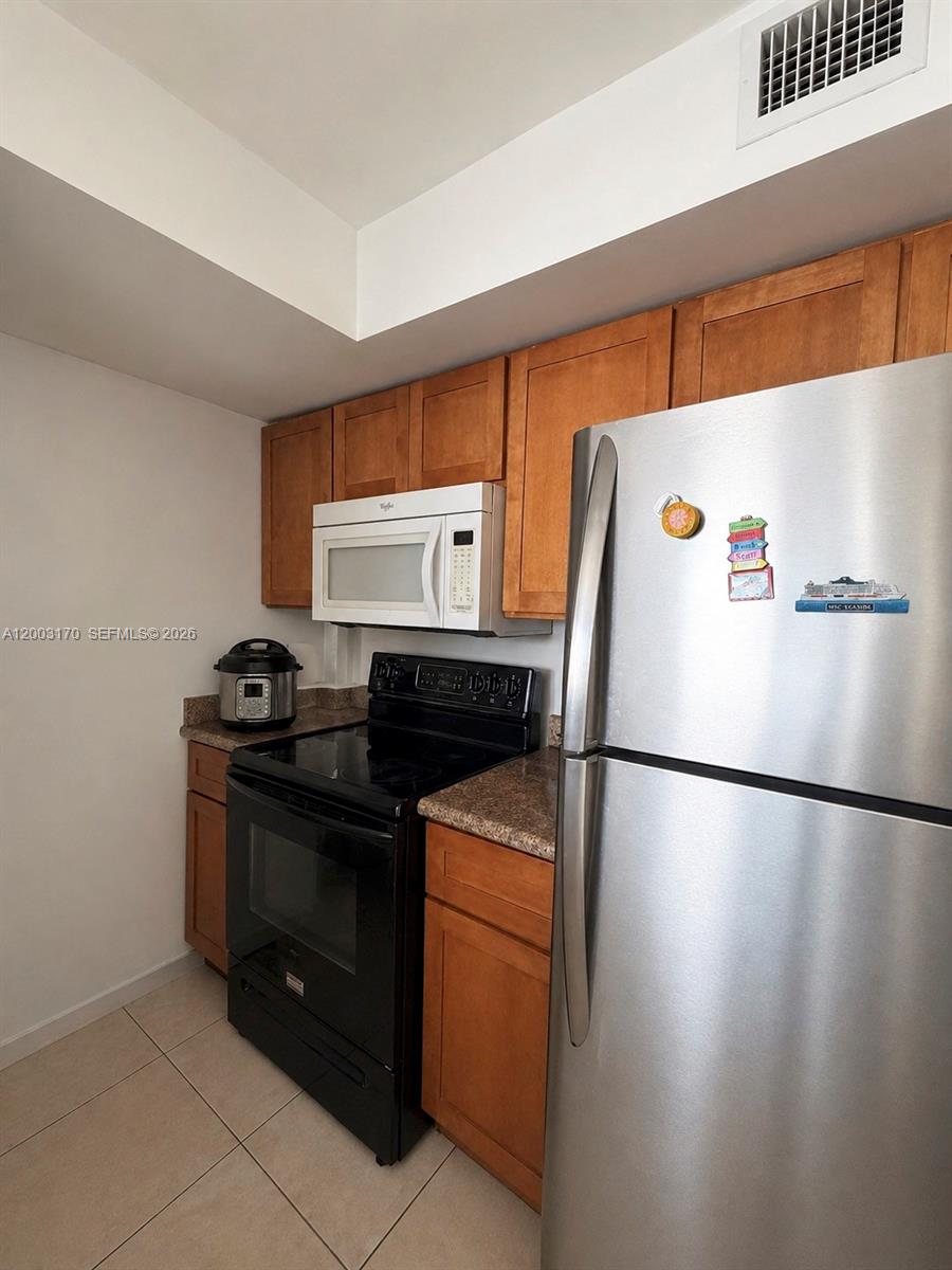 SAN LORENZO CONDO - Residential Lease