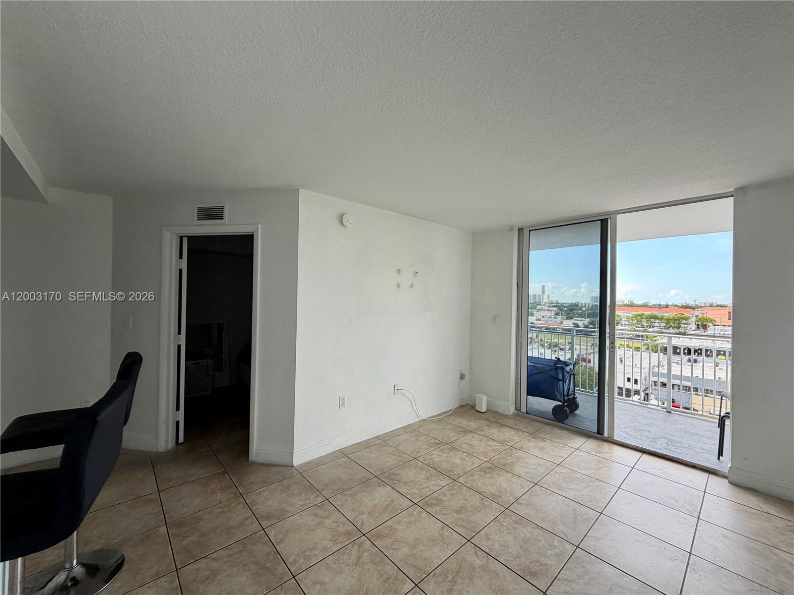 SAN LORENZO CONDO - Residential Lease