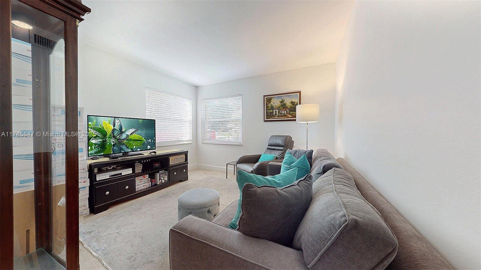 PEMBROKE LAKES SOUTH - Residential